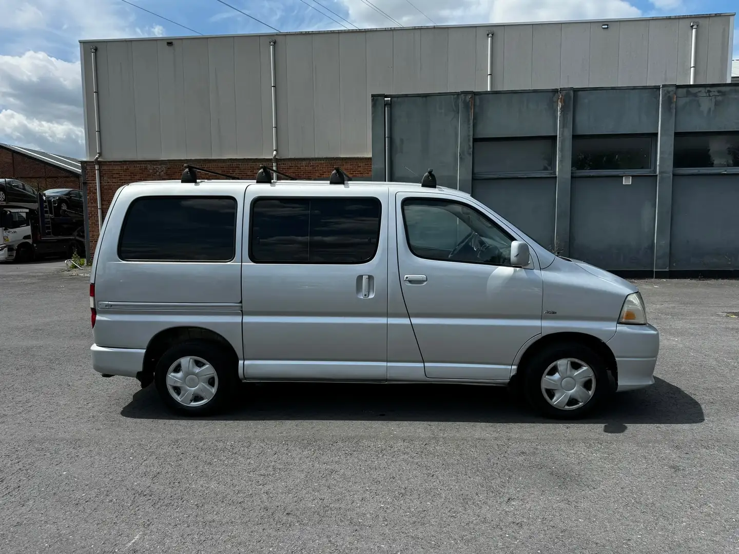 Toyota Hiace 2.5 D AIRCO CLIMATISÉ 9 PlACES ORIGINAL Silber - 2