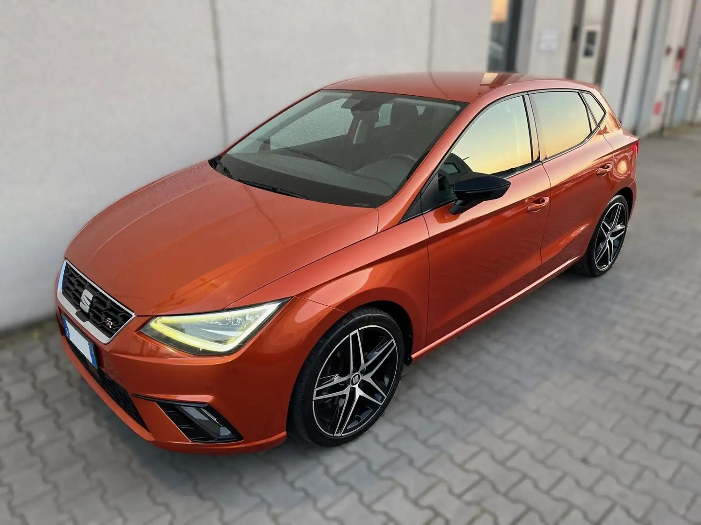 SEAT Ibiza 1.6 TDI 95 CV DSG 5 porte FR (gancio traino) Orange - 2