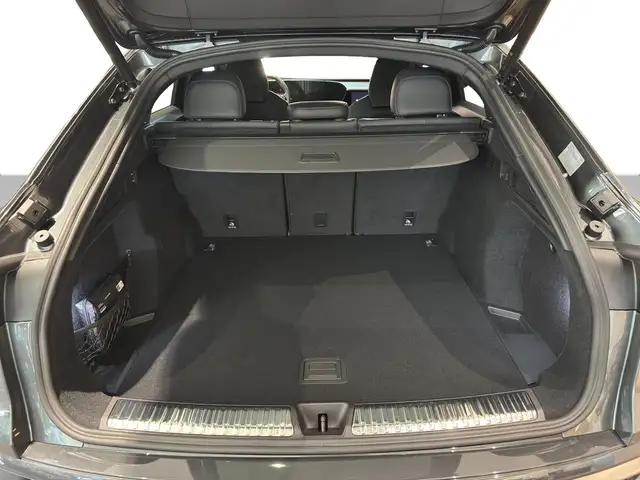 Audi SQ5 view 9
