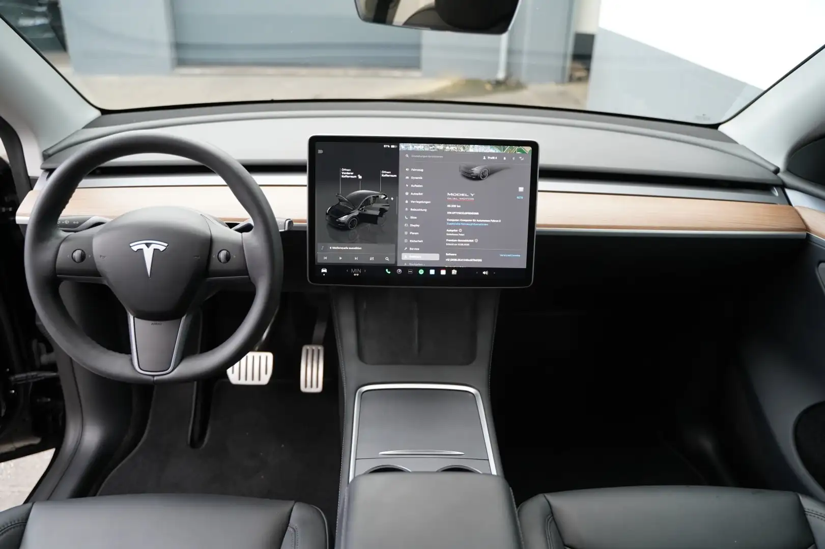 Tesla Model Y Performance *Matrix-LED* Schwarz - 2