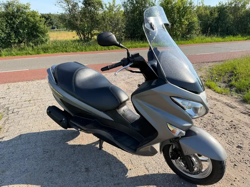 Suzuki BURGMAN 200 - foto 4