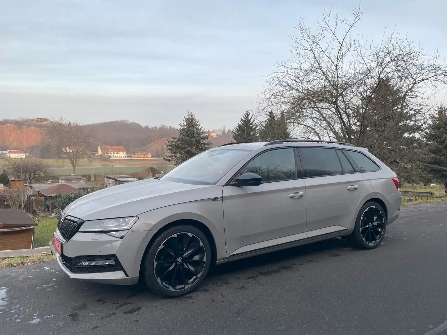 Skoda Superb Combi Sportline iV 1.4 TSI 160 kW Grijs - 1