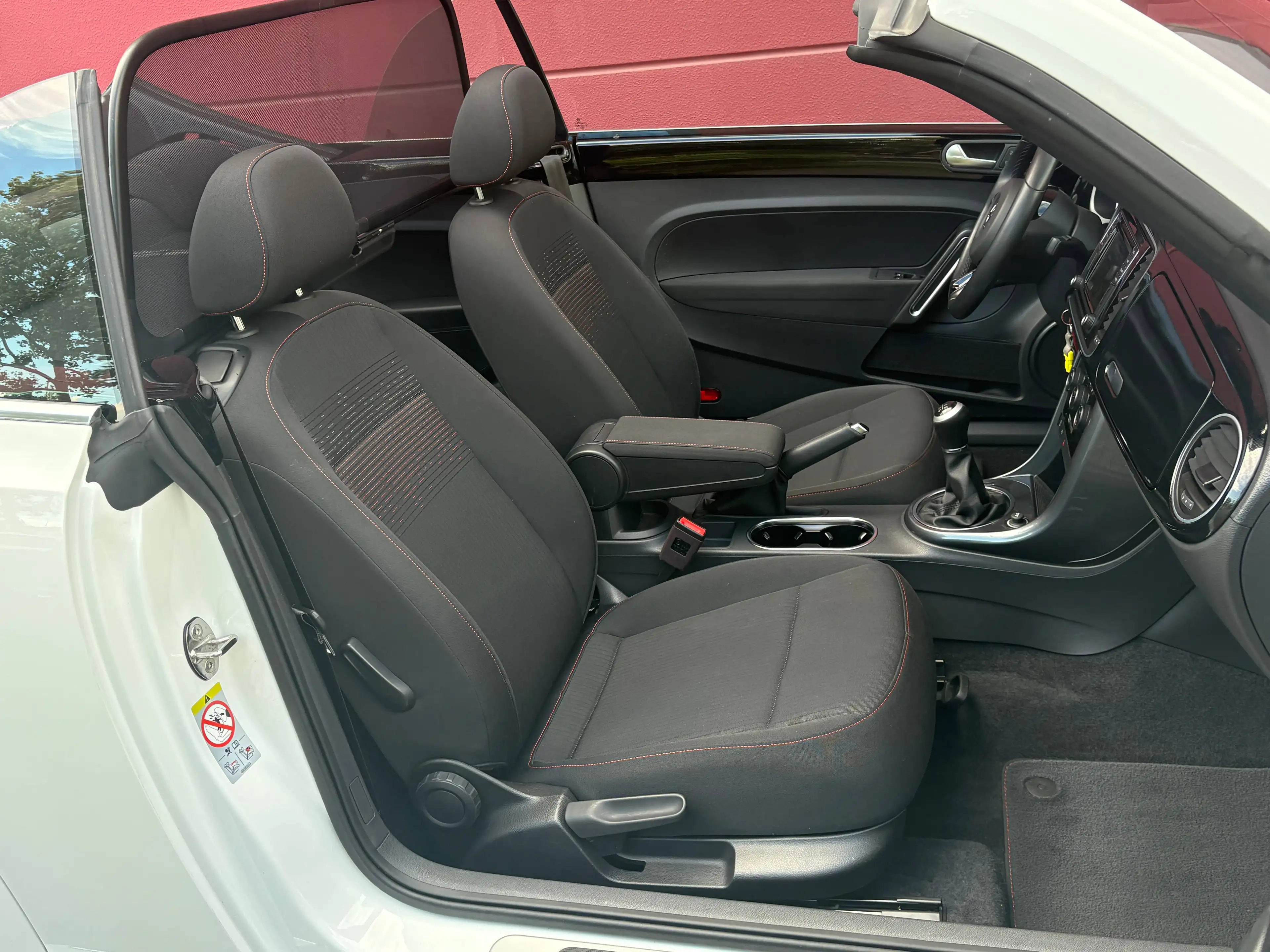 Volkswagen Beetle CABRIO 1.2 TSI BMT TECH EDITION SOUND KAMERA ALU17" TOP* — photo 12