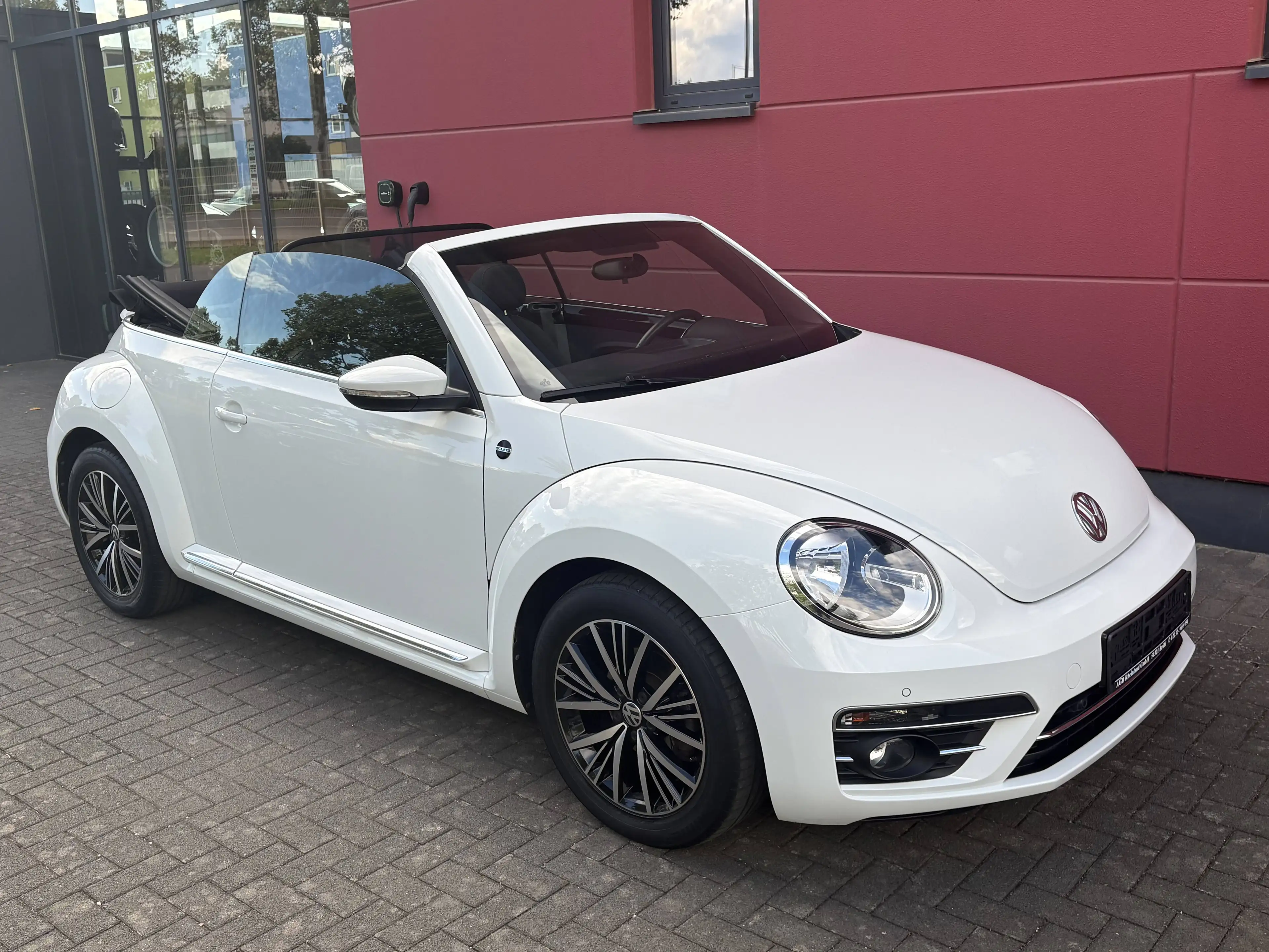 Volkswagen Beetle CABRIO 1.2 TSI BMT TECH EDITION SOUND KAMERA ALU17" TOP* — photo 3