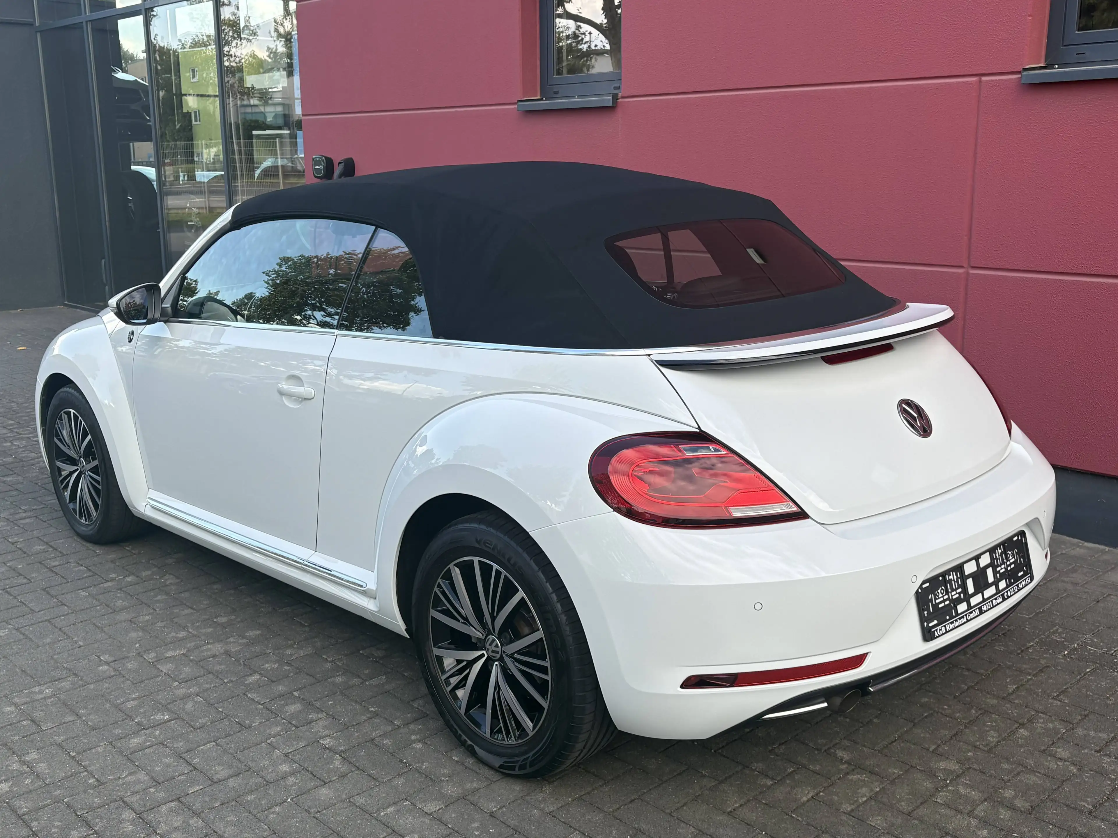 Volkswagen Beetle CABRIO 1.2 TSI BMT TECH EDITION SOUND KAMERA ALU17" TOP* — photo 4