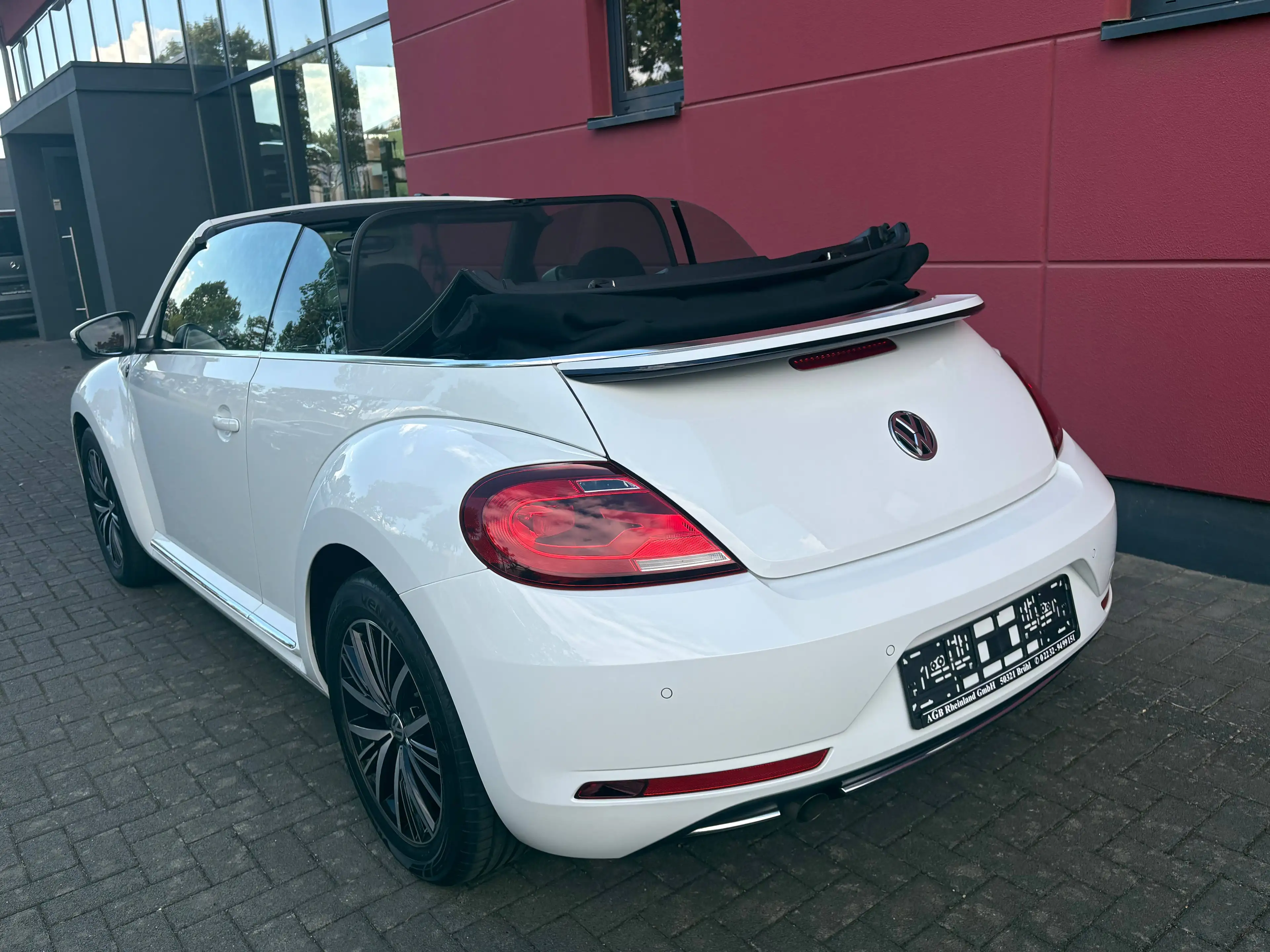 Volkswagen Beetle CABRIO 1.2 TSI BMT TECH EDITION SOUND KAMERA ALU17" TOP* — photo 2