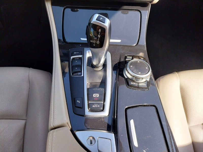 BMW 520 Touring 520 dA * CAPTEUR AV ET ARR * BLTHT * AIRCO * 250 X 60 MOIS * — photo 8