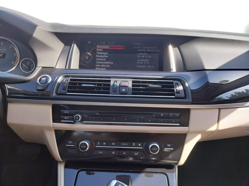 BMW 520 Touring 520 dA * CAPTEUR AV ET ARR * BLTHT * AIRCO * 250 X 60 MOIS * — photo 9
