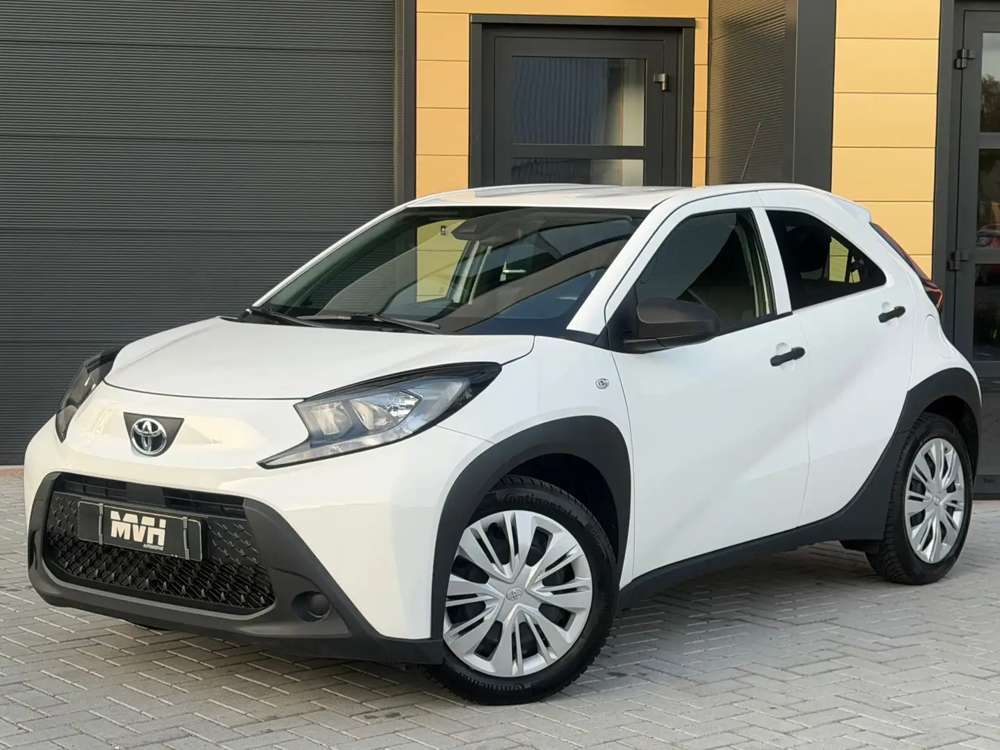 Toyota Aygo X 1.0 VVT-i MT - Airco - 17'' - Navi - 80.000 KM - M Wit - 1
