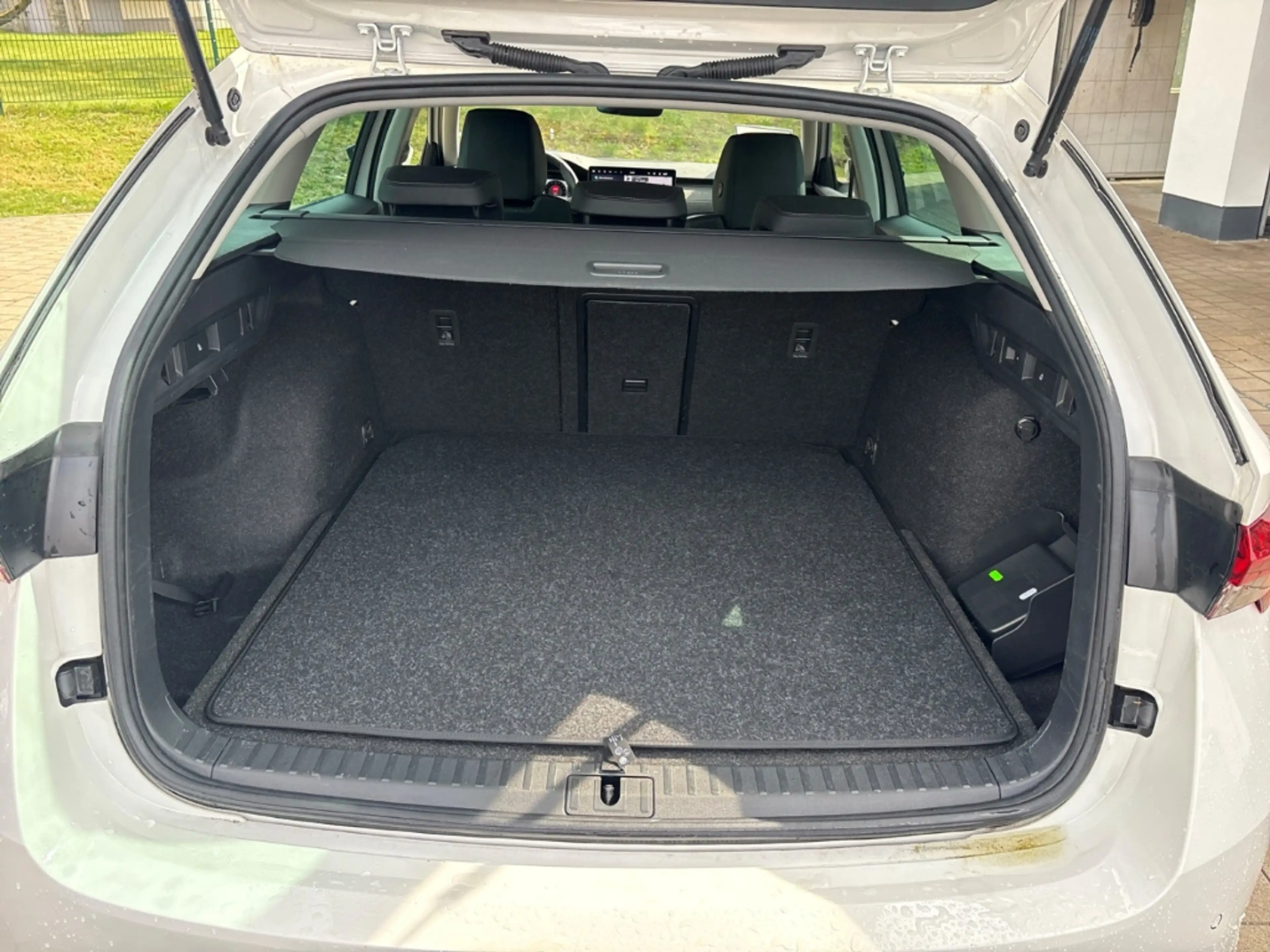 Skoda Octavia Combi Selection 2.0 TDI DSG Navi LED SHZ Kamera — photo 12