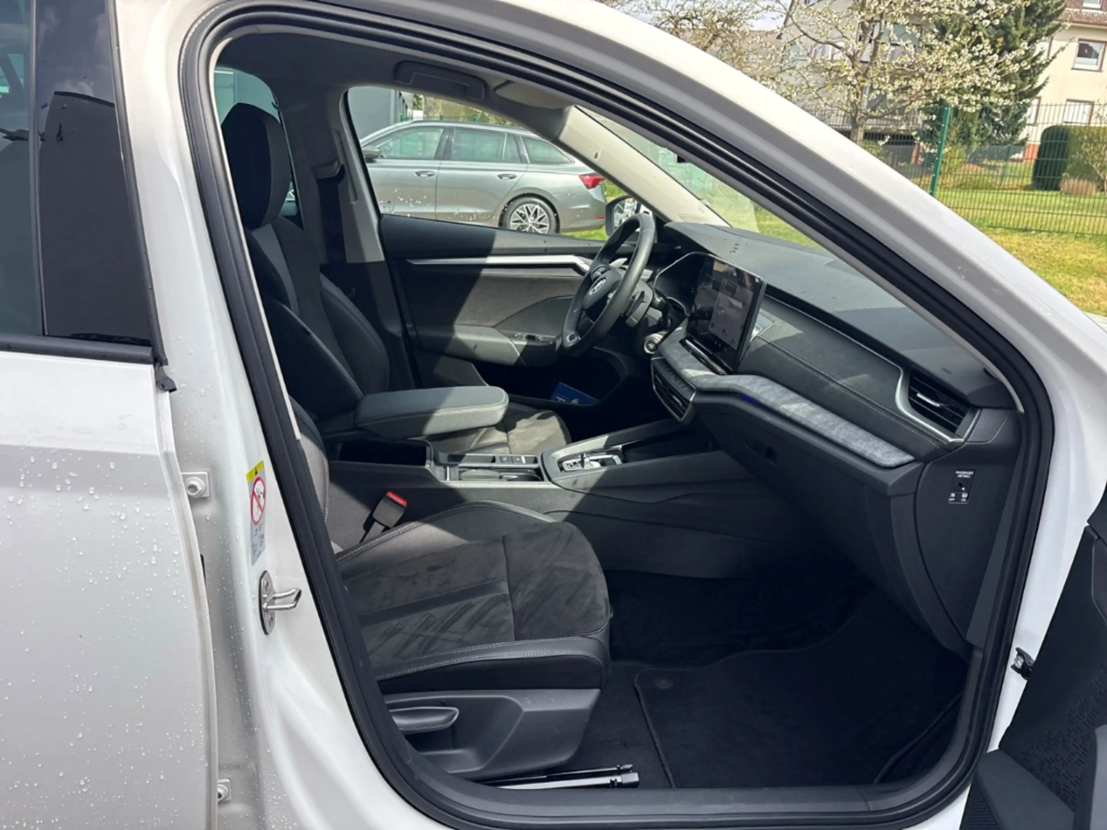 Skoda Octavia Combi Selection 2.0 TDI DSG Navi LED SHZ Kamera — photo 9