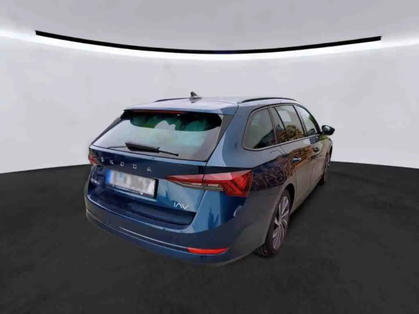 Skoda Octavia Combi Ambition 2.0TDI LED Stdhz PANO AHK Blau - 2