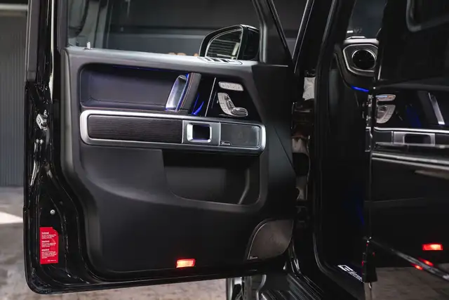 Mercedes-Benz G-Class view 29