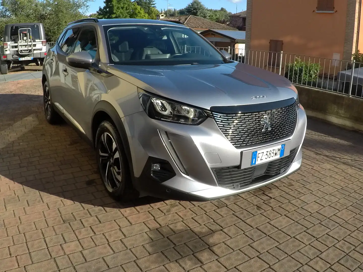 Peugeot 2008 2008 II 2020 1.5 bluehdi Allure Navi Pack s Grijs - 2