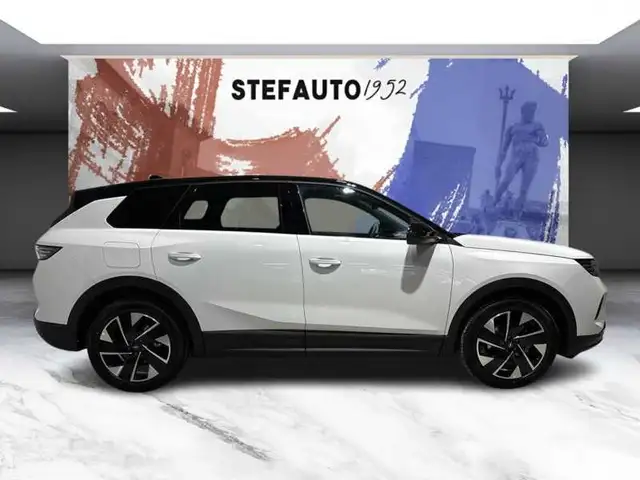 Opel Grandland view 2