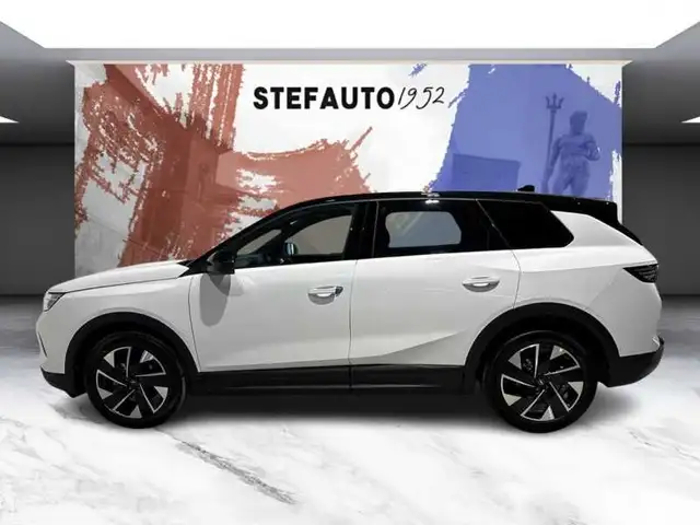 Opel Grandland view 3