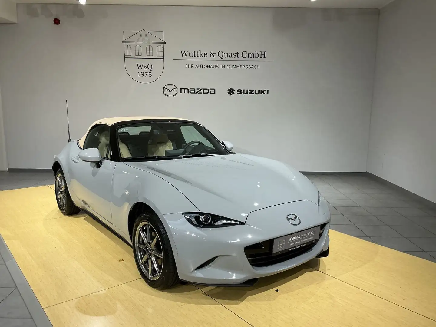 Mazda MX-5 1.5 SKYACTIV-G 132 Kazari Grau - 1