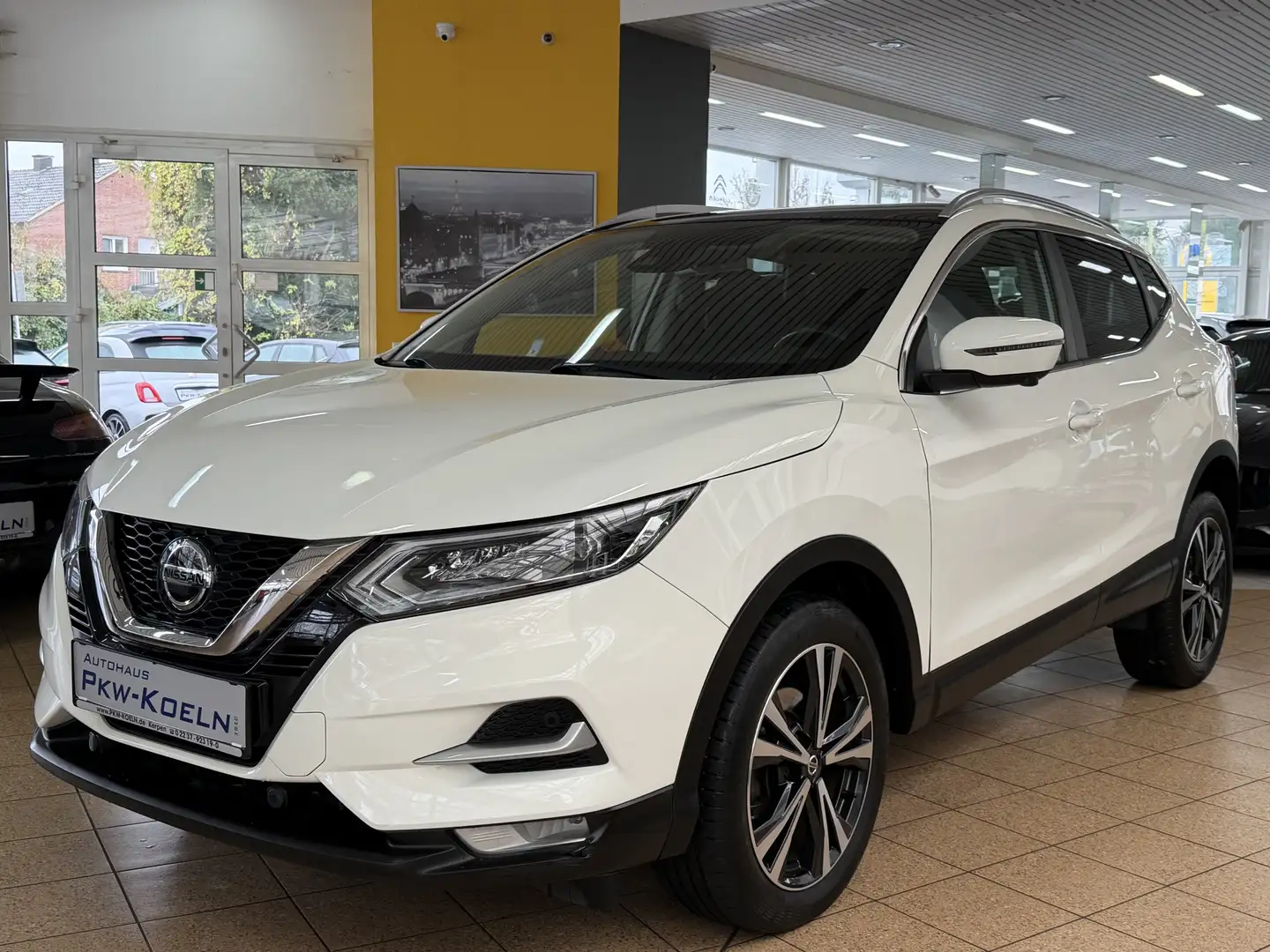 Nissan Qashqai 1,7dCi N-Connecta 4x4*PANO*360°*NAVi*LED Weiß - 1