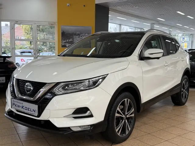 Nissan Qashqai 1,7dCi N-Connecta 4x4*PANO*360°*NAVi*LED