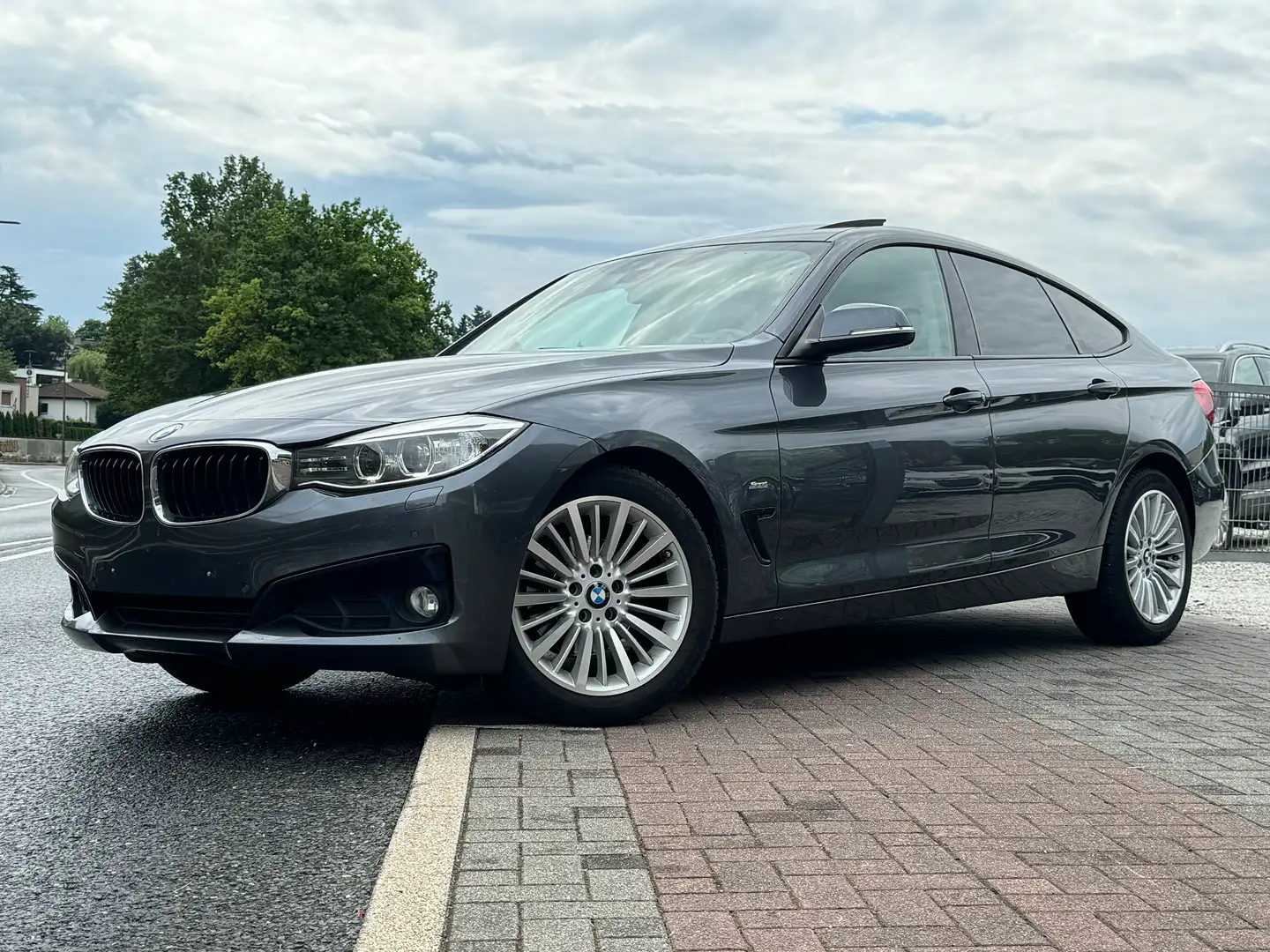 BMW 320 320 d Sport Line GT Gran Tourismo Pano H&K HeadUp Grey - 1