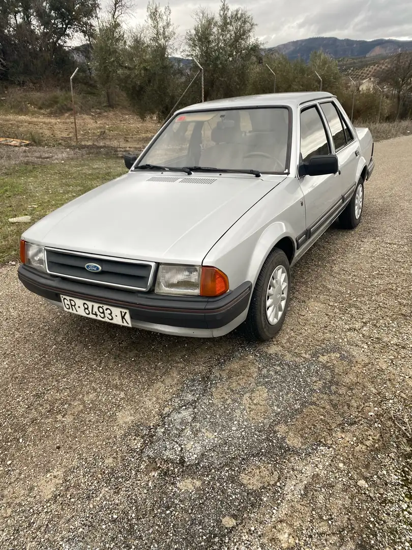 Ford Orion 1.6D GL Silber - 2