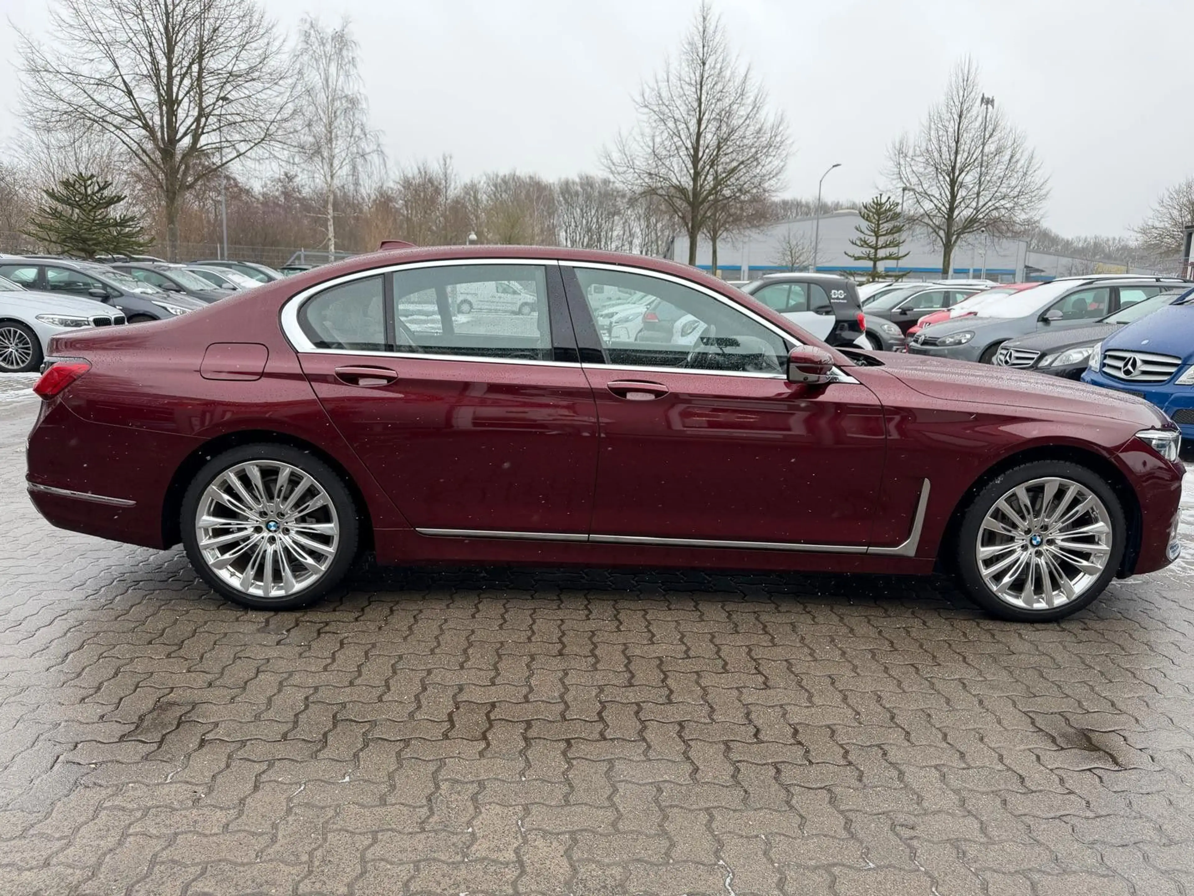 BMW 745 e LASER°INDIVIDUAL°MEMORY°HUD°LEDER°ELSSD°SH! — photo 4