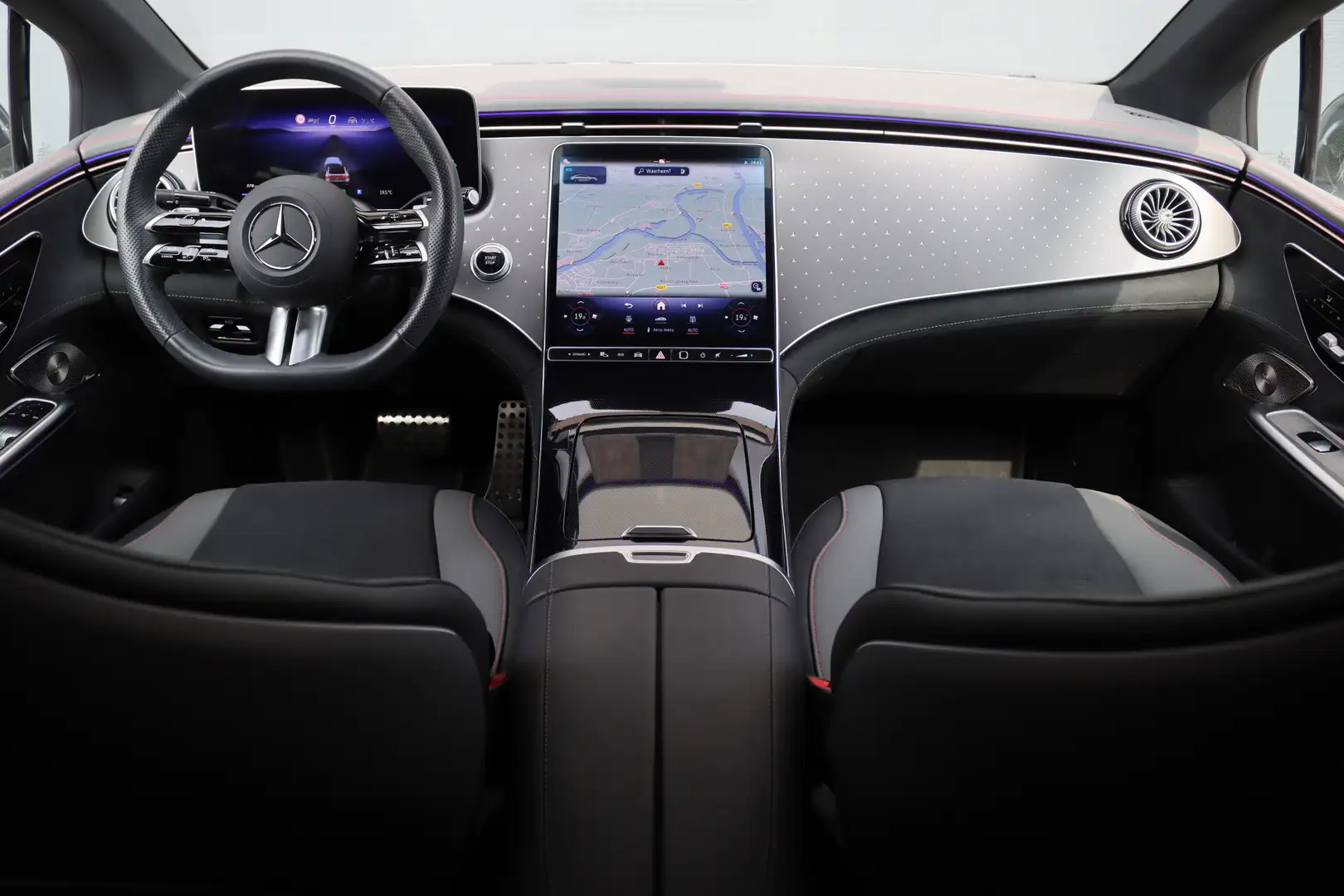 Mercedes-Benz EQE 300 AMG Line 89 kWh | Distronic+ | Memory | Keyless Go Grijs - 2