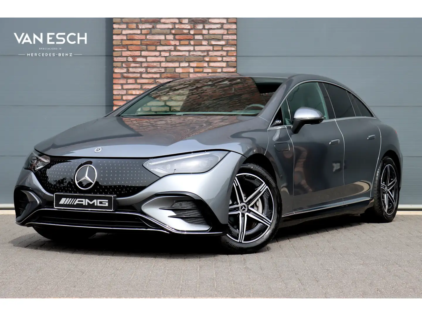 Mercedes-Benz EQE 300 AMG Line 89 kWh | Distronic+ | Memory | Keyless Go Grijs - 1