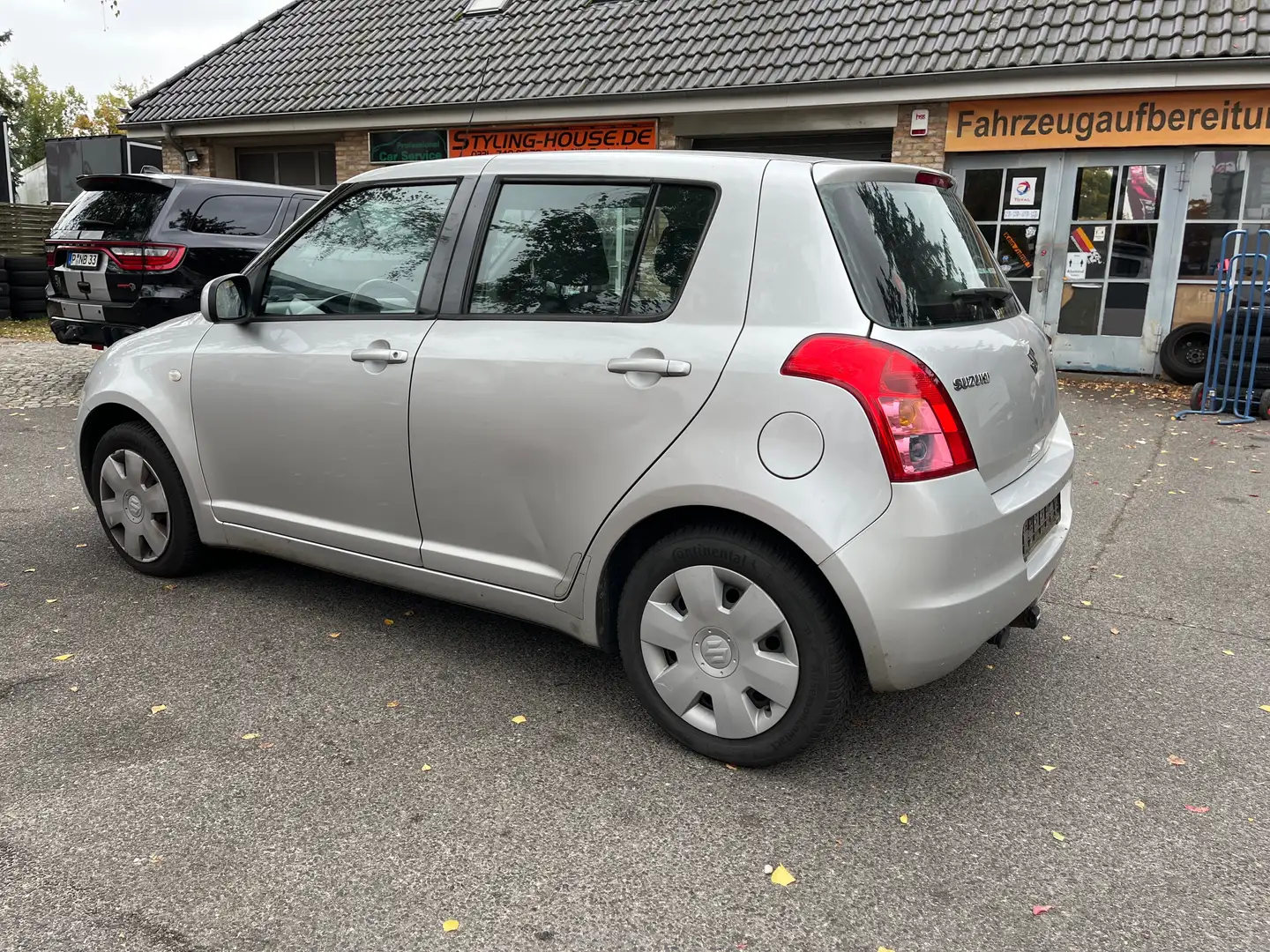 Suzuki Swift (5-trg.)1.Hand AHK Klima AWReifen Silber - 2