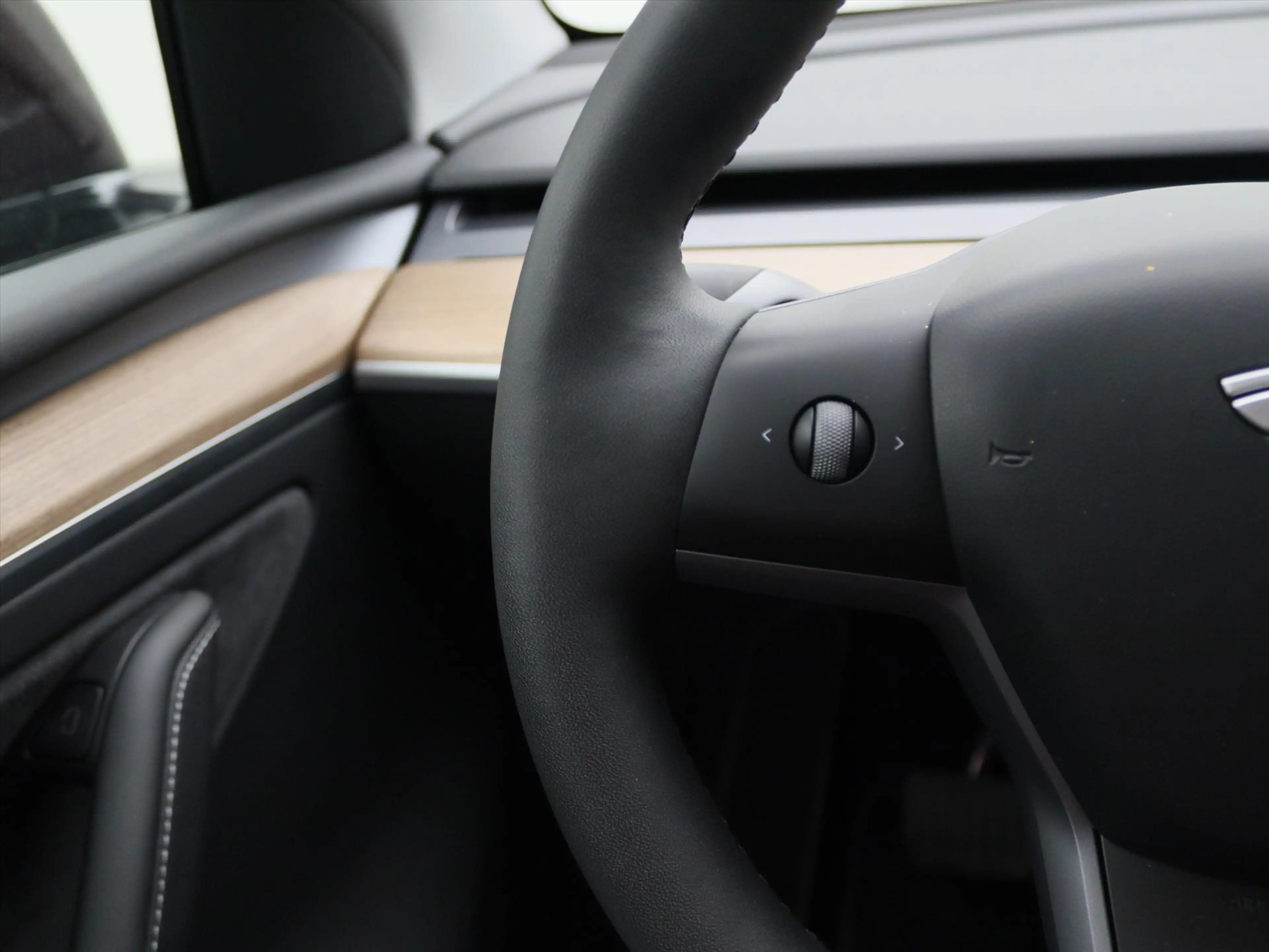 Tesla Model Y Standard RWD Plus 351pk 95% SoH [ HW4+FSD SUPERVIS — photo 21