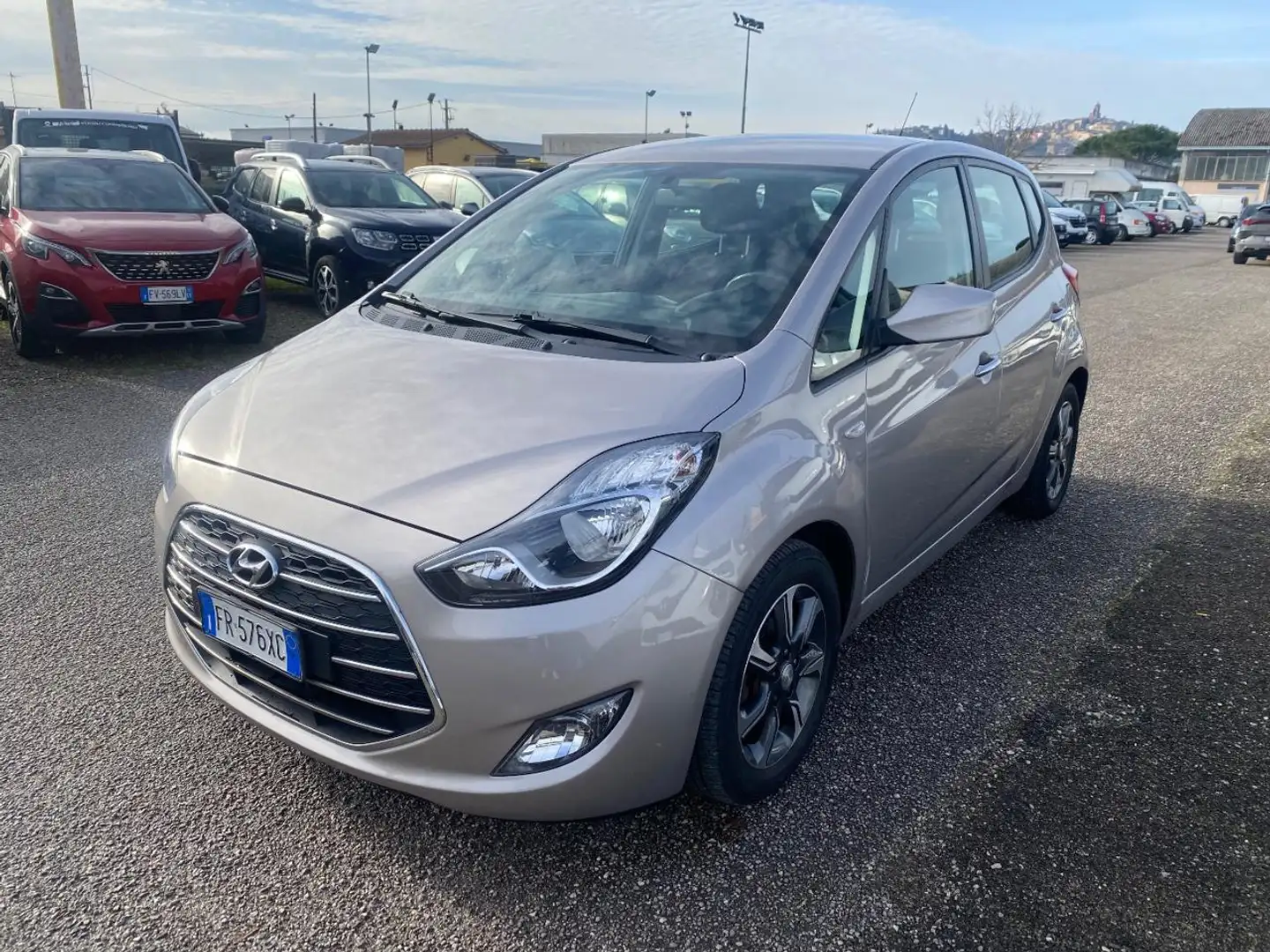 Hyundai iX20 1.4 90 CV Classic Gris - 1