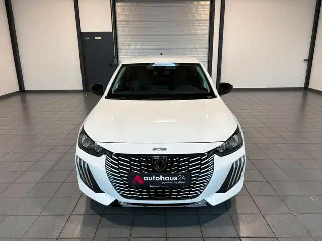 Peugeot 208 view 2