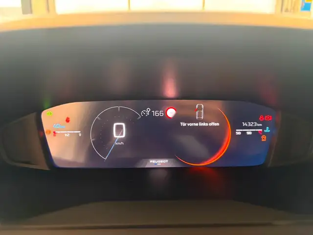 Peugeot 208 view 7