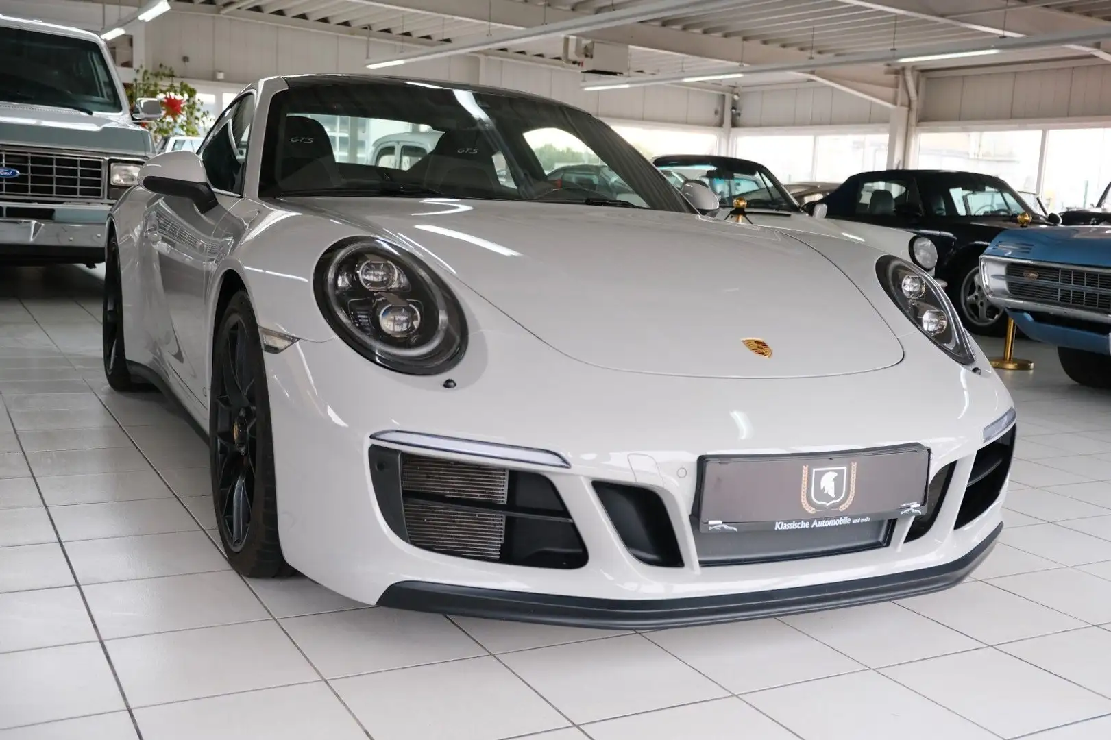 Porsche 911 Carrera GTS/BOSE/Int. Paket GTS/Approved Grau - 1