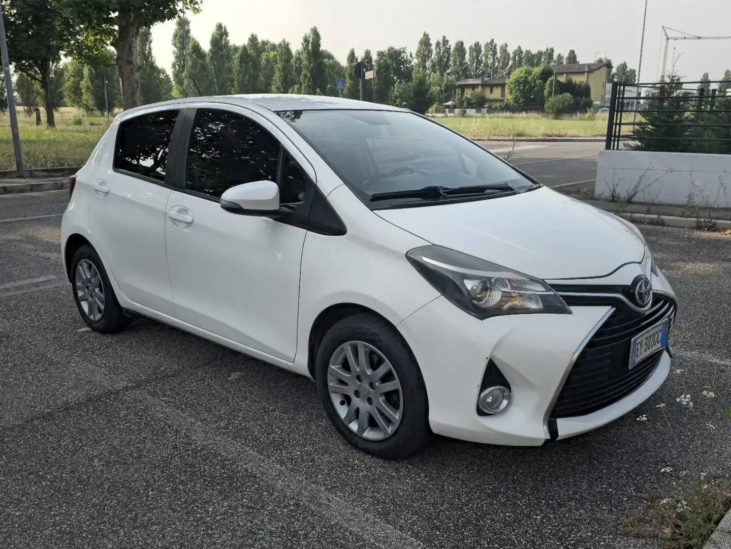 Toyota Yaris Yaris III 2015 5p 1.5h Active Bianco - 2