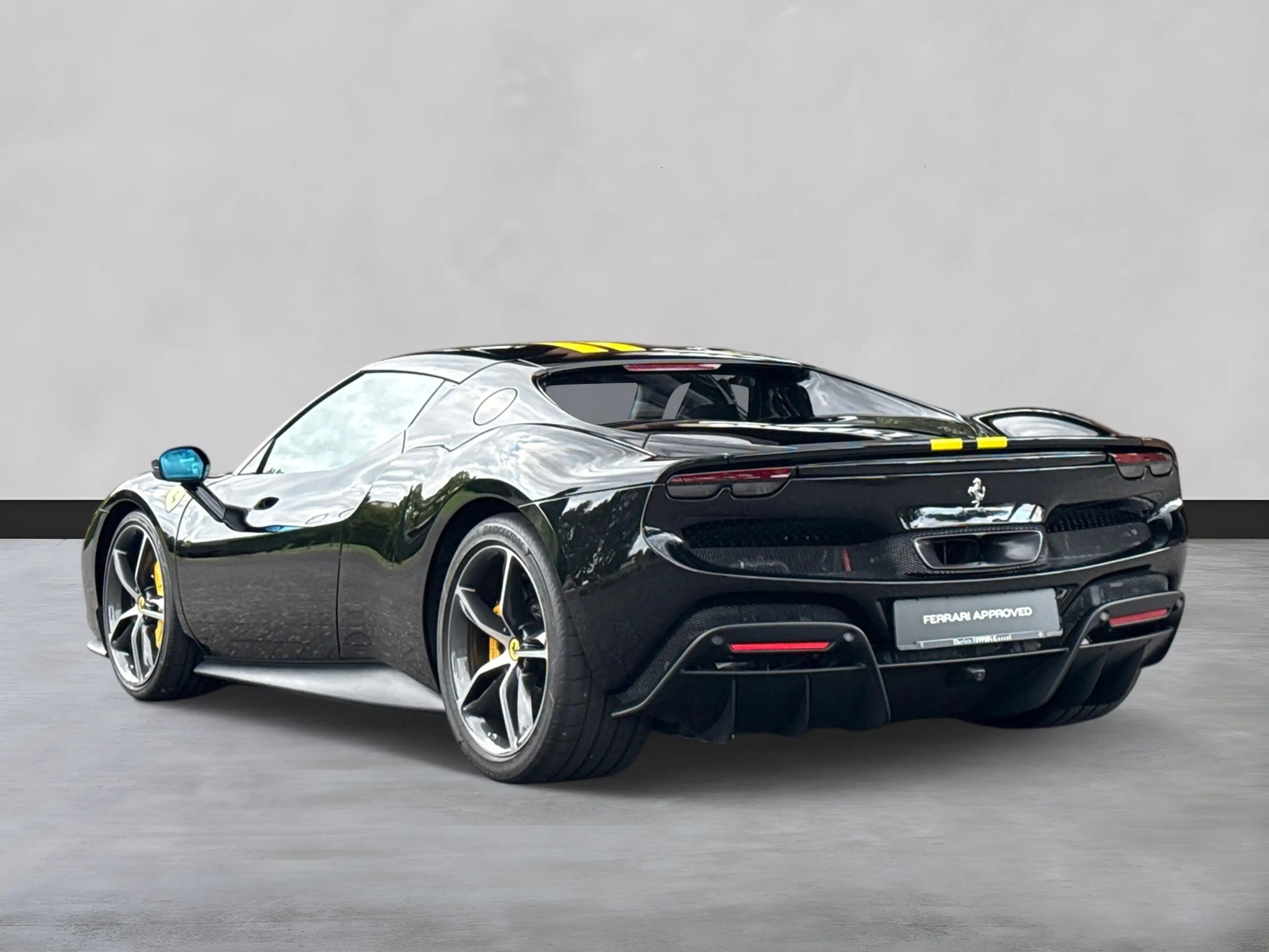 Ferrari 296 GTB *Embleme*Navi*PDC*Klima*Leder* — photo 9