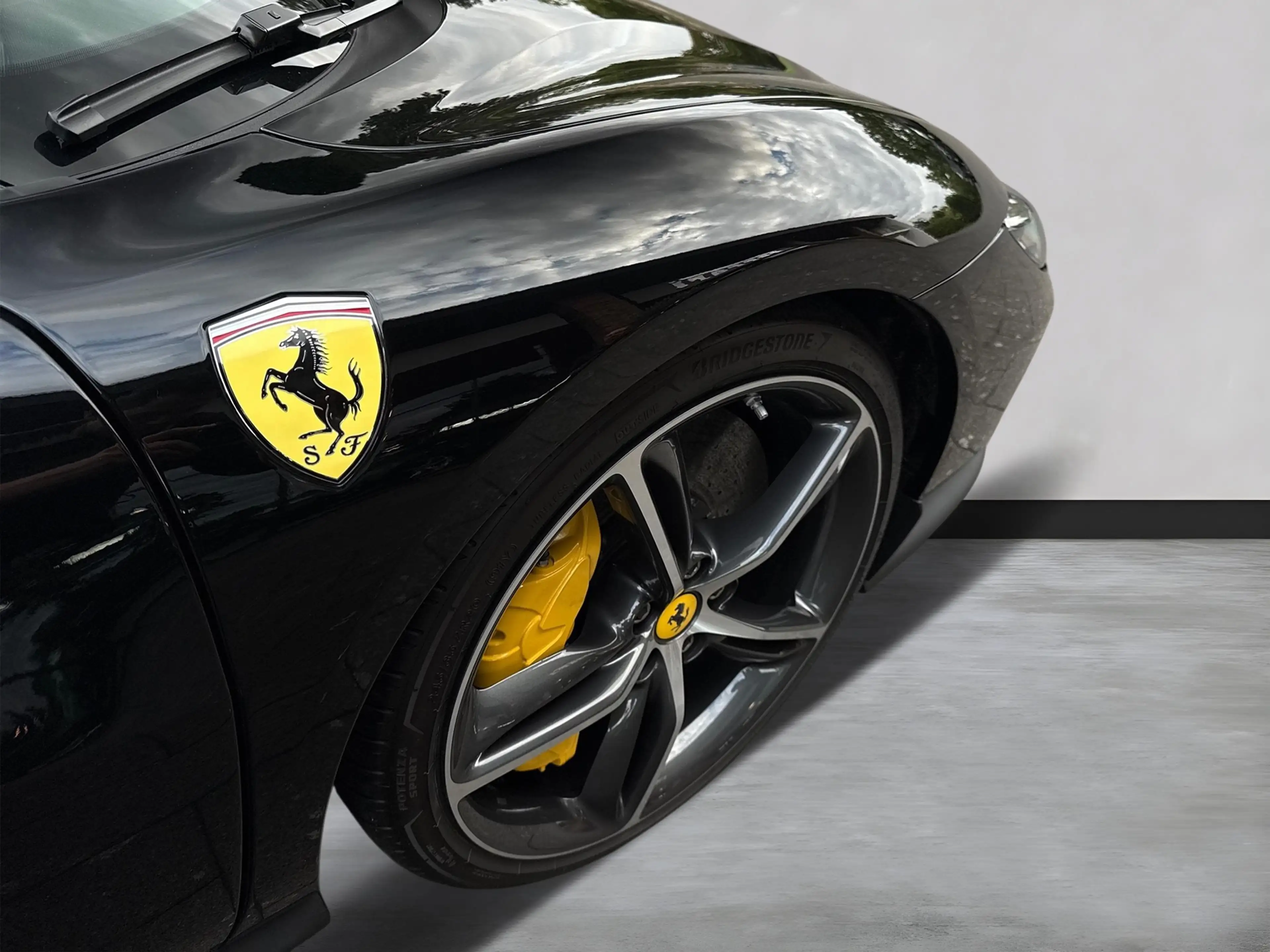 Ferrari 296 GTB *Embleme*Navi*PDC*Klima*Leder* — photo 11