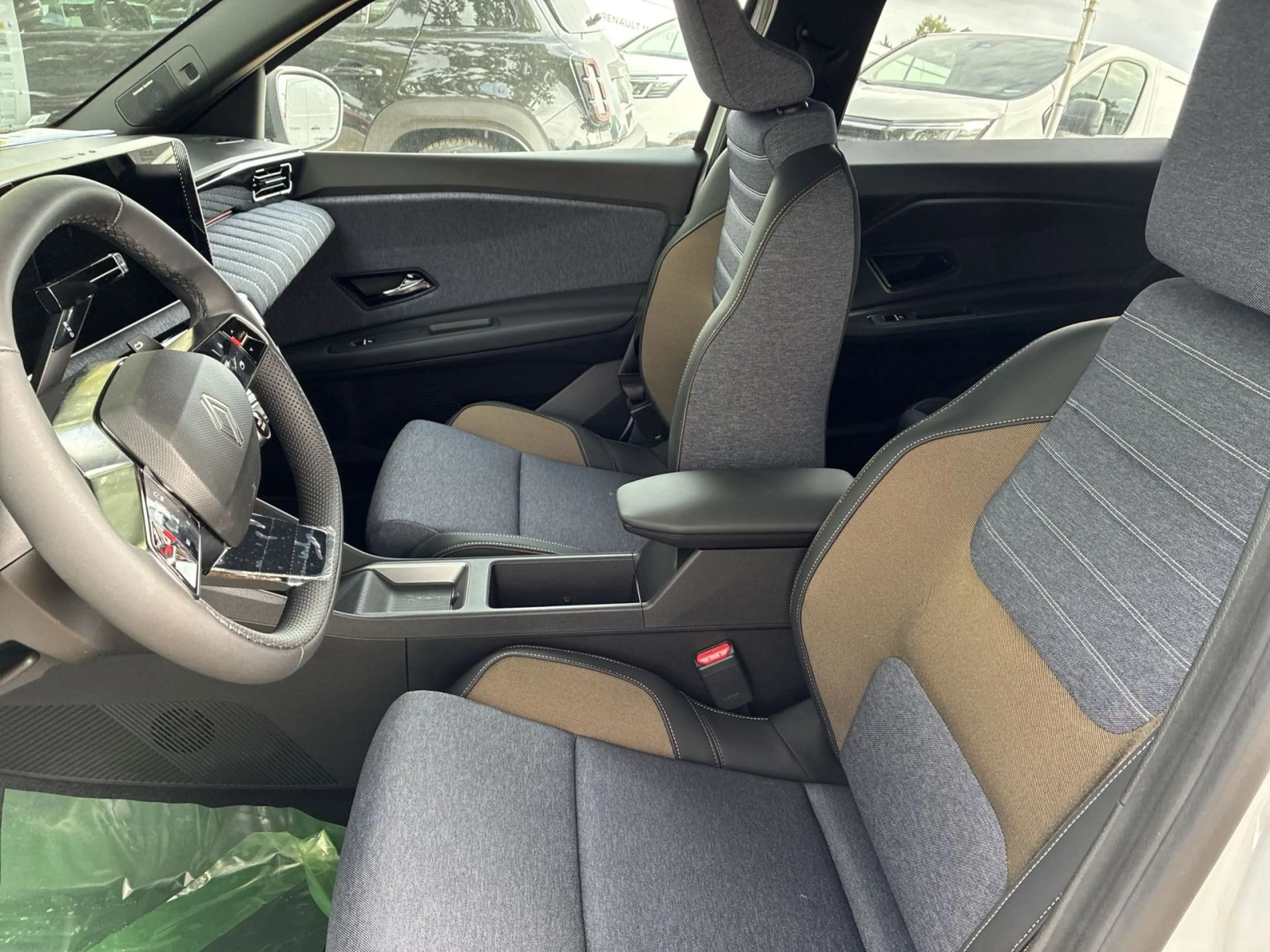 Renault R 5 5 E-Tech Techno 150 Comfort Range — photo 11
