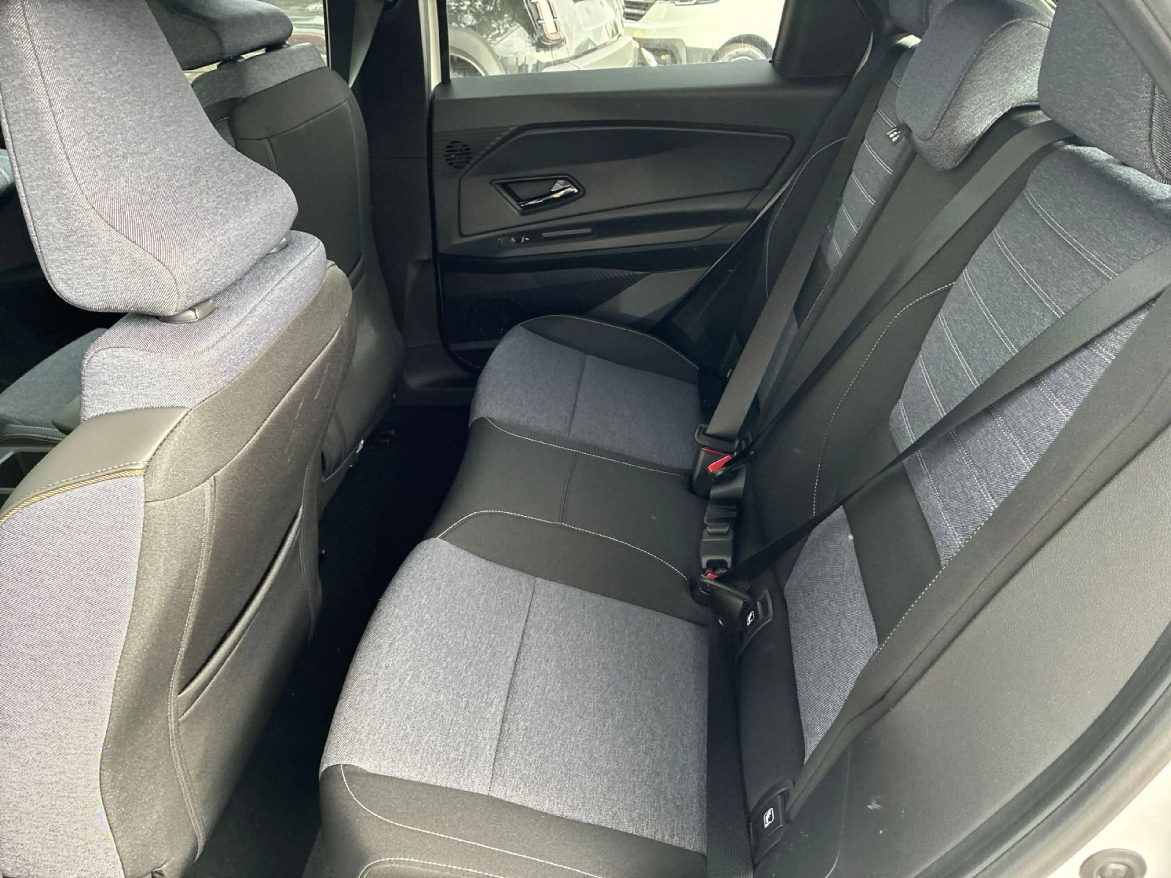 Renault R 5 5 E-Tech Techno 150 Comfort Range — photo 12