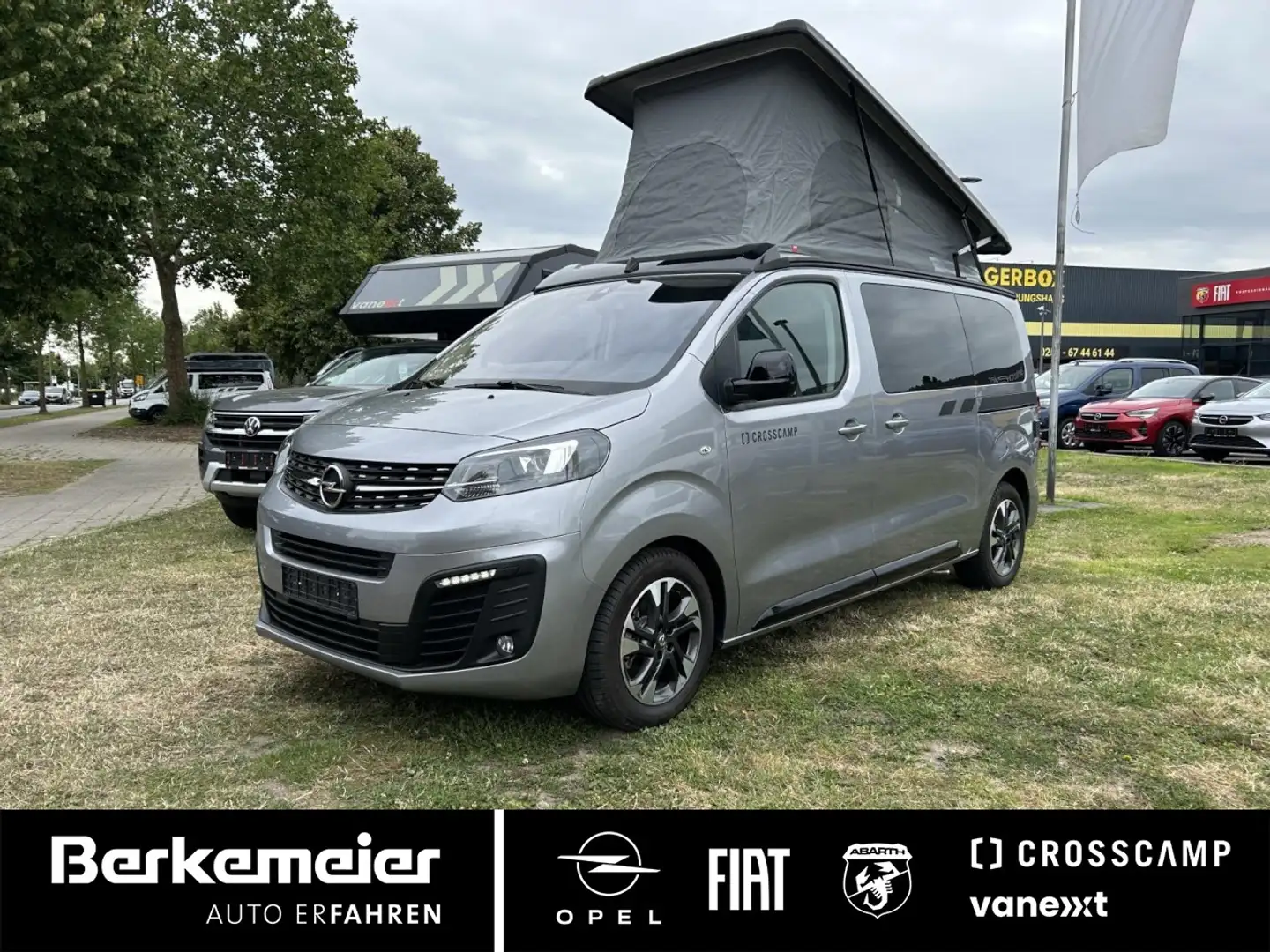 Crosscamp Lite *Navi/Xenon/Keyless/IntelliGrip* Opt.7Sitzer Silber - 1