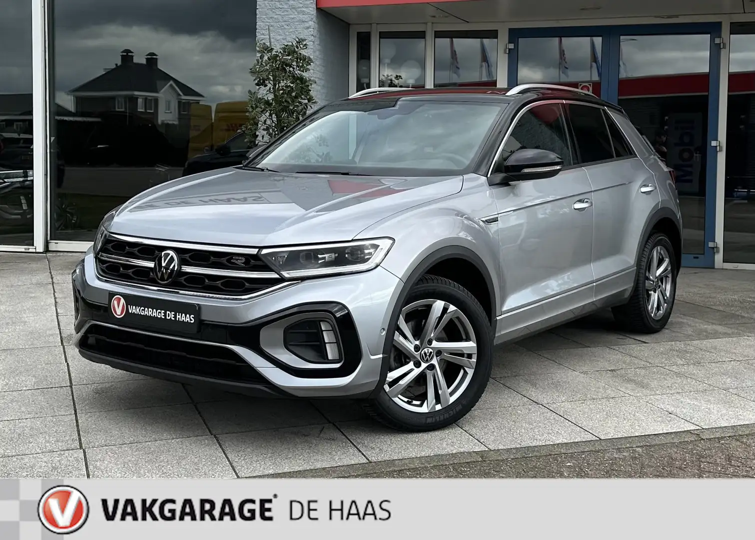Volkswagen T-Roc 1.0 TSI R-Line Business+ Grau - 1