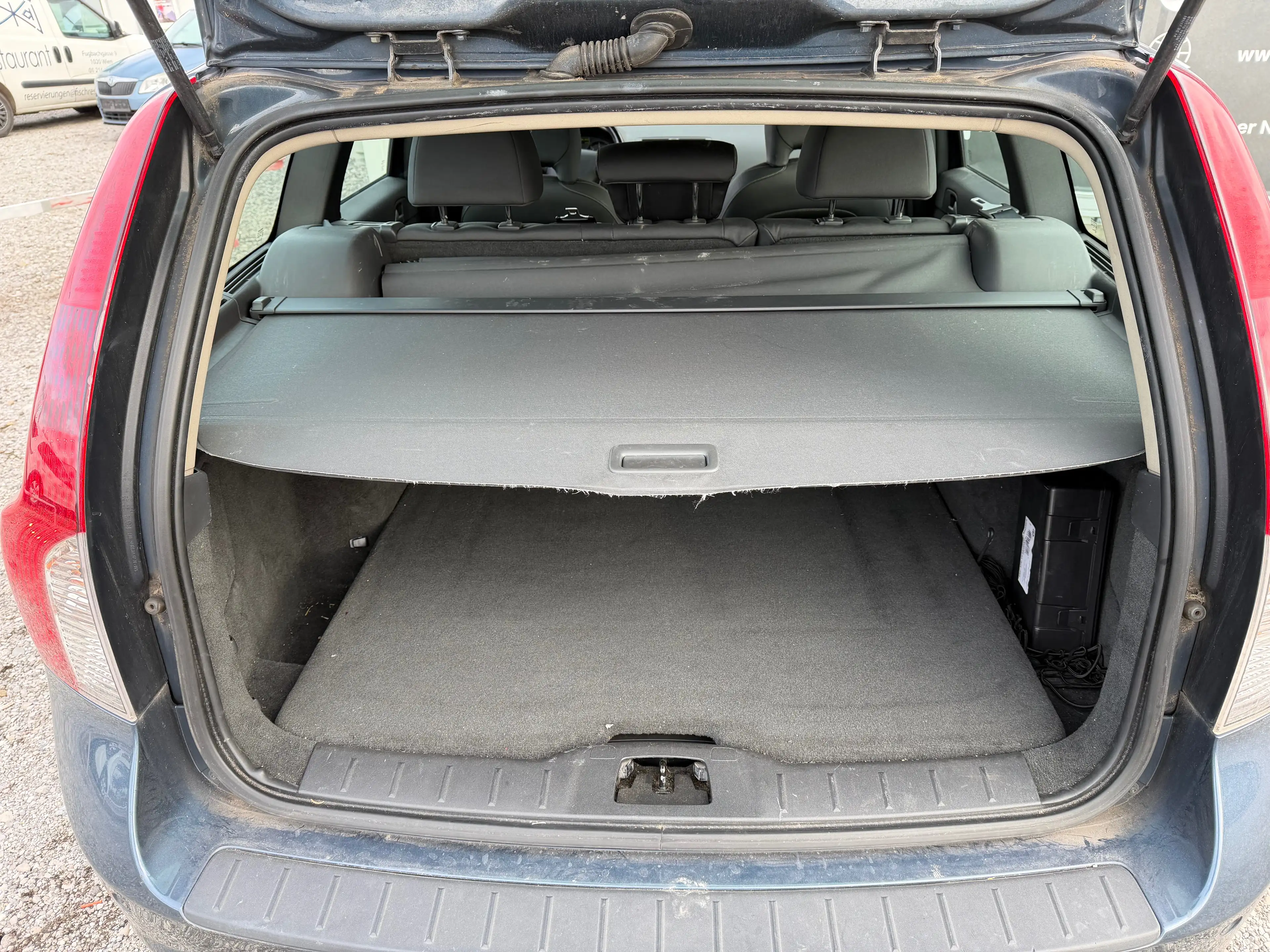 Volvo V50 D3 Momentum — photo 11