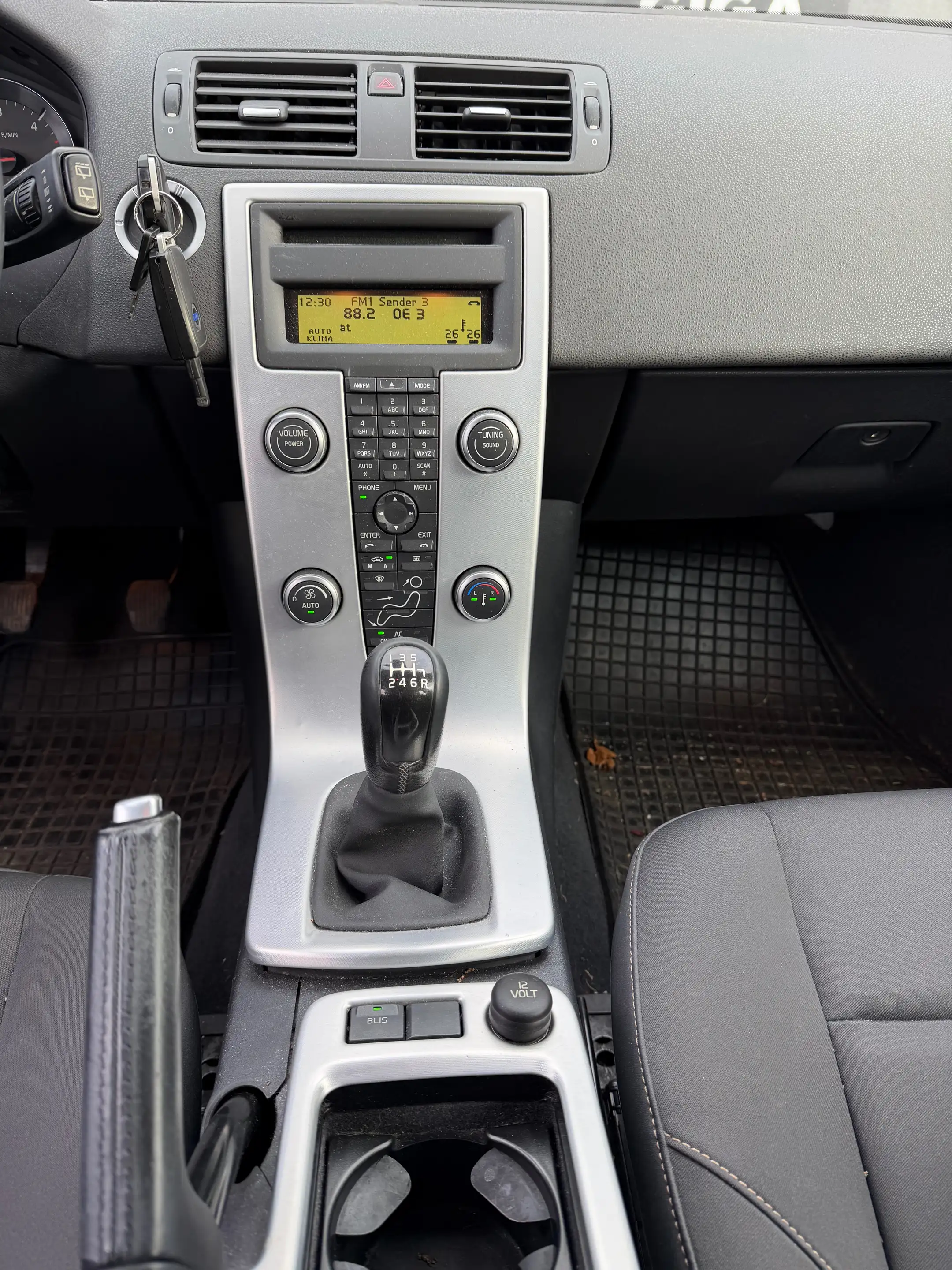Volvo V50 D3 Momentum — photo 8