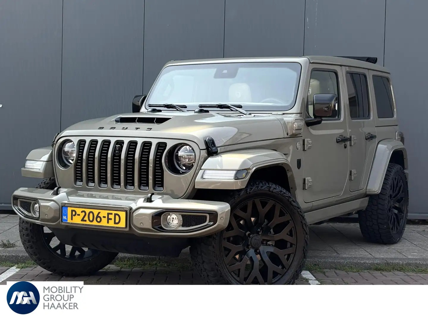 Jeep Wrangler Unlimited 4xe 380 Sahara BRUTE I CUSTOM I Plugin I Schwarz - 1