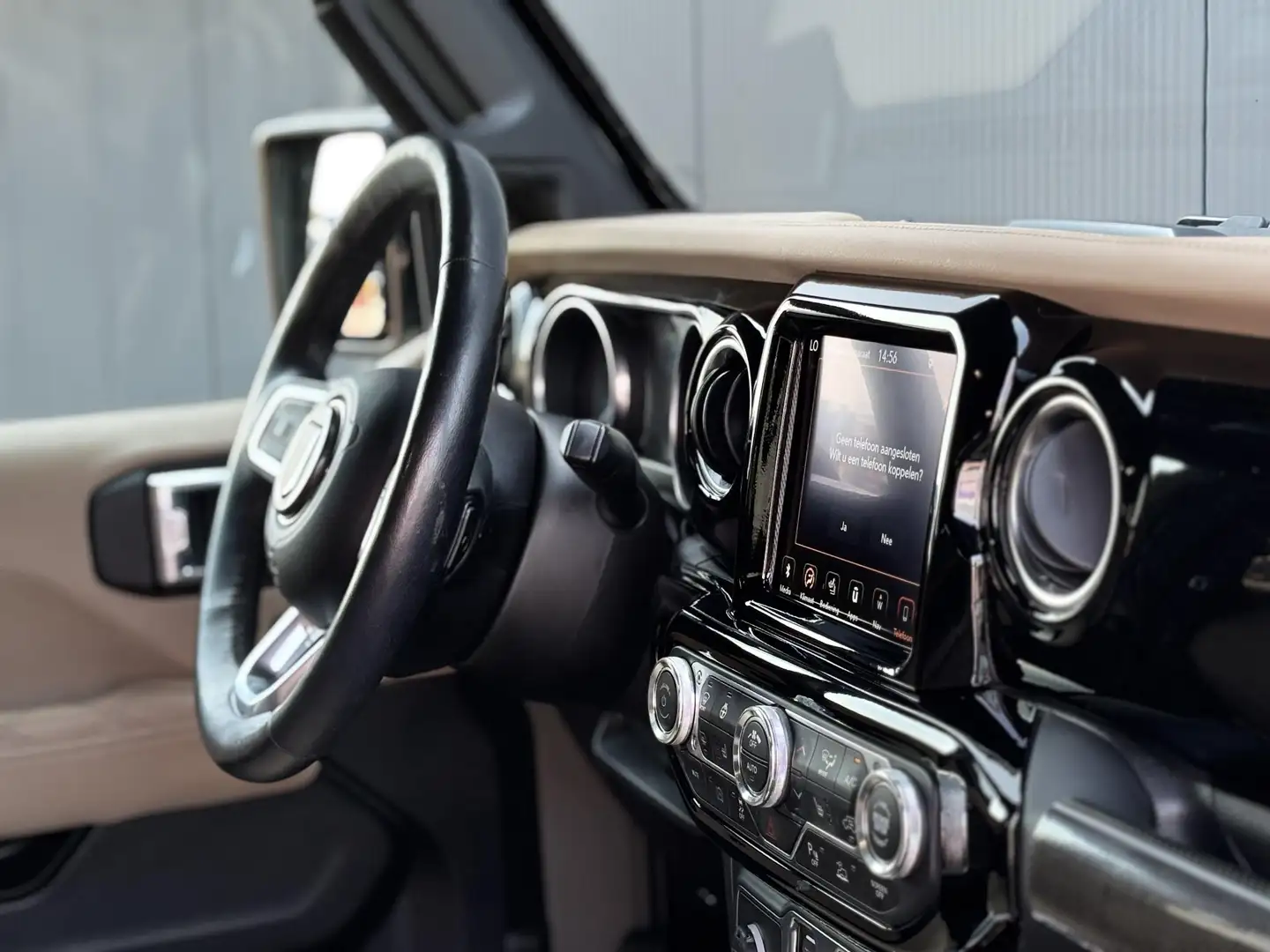 Jeep Wrangler Unlimited 4xe 380 Sahara BRUTE I CUSTOM I Plugin I Schwarz - 2