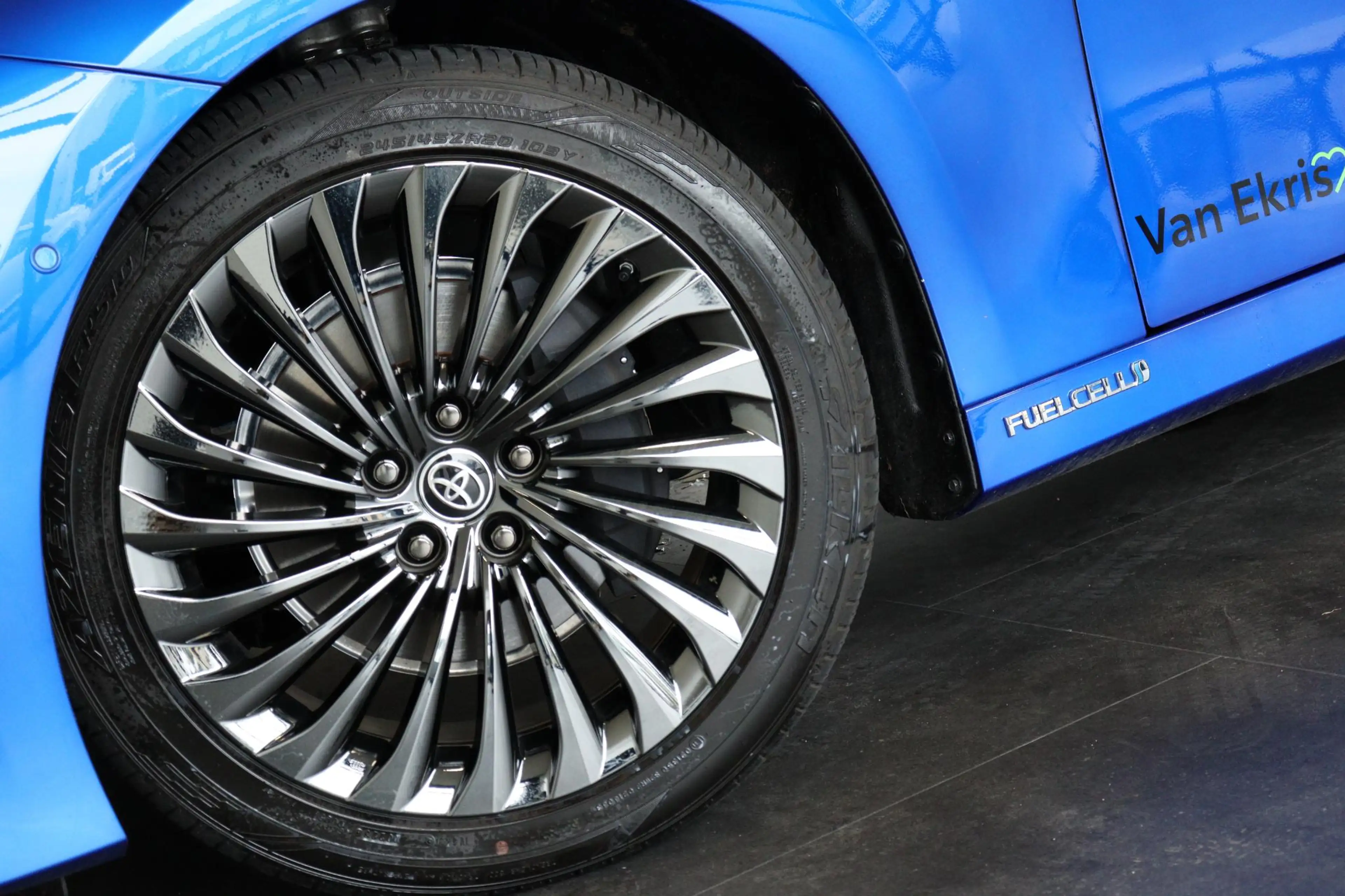 Toyota Mirai Prestige, Panoramadak, Leder — photo 15