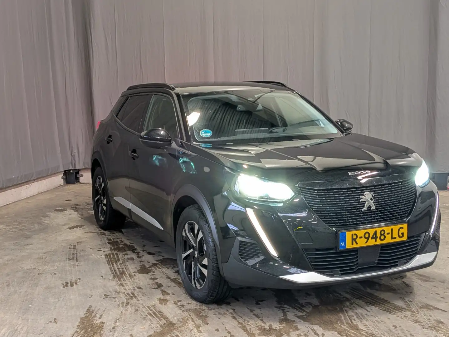 Peugeot e-2008 EV Allure Pack 50 kWh 3 Fase | Stoelverwarming | A Negro - 2