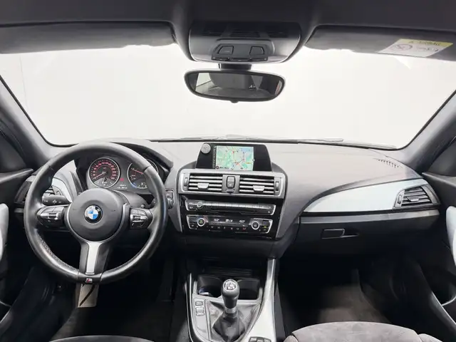 BMW 1 Series view 14
