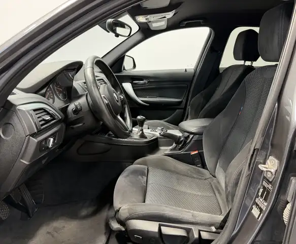 BMW 1 Series view 8