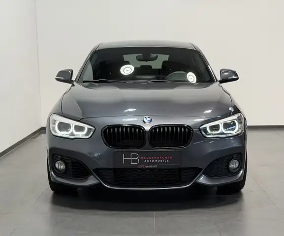 BMW 1 Series view 2